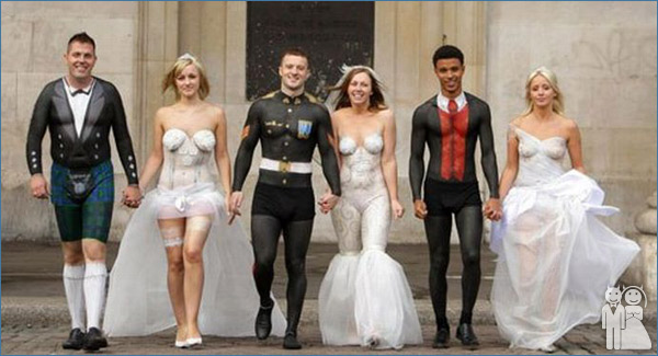 funny wedding party photo