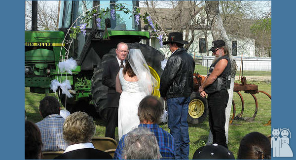 funny redneck wedding photo